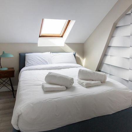 Modern Apartement In The City Center. Poissy Exterior foto