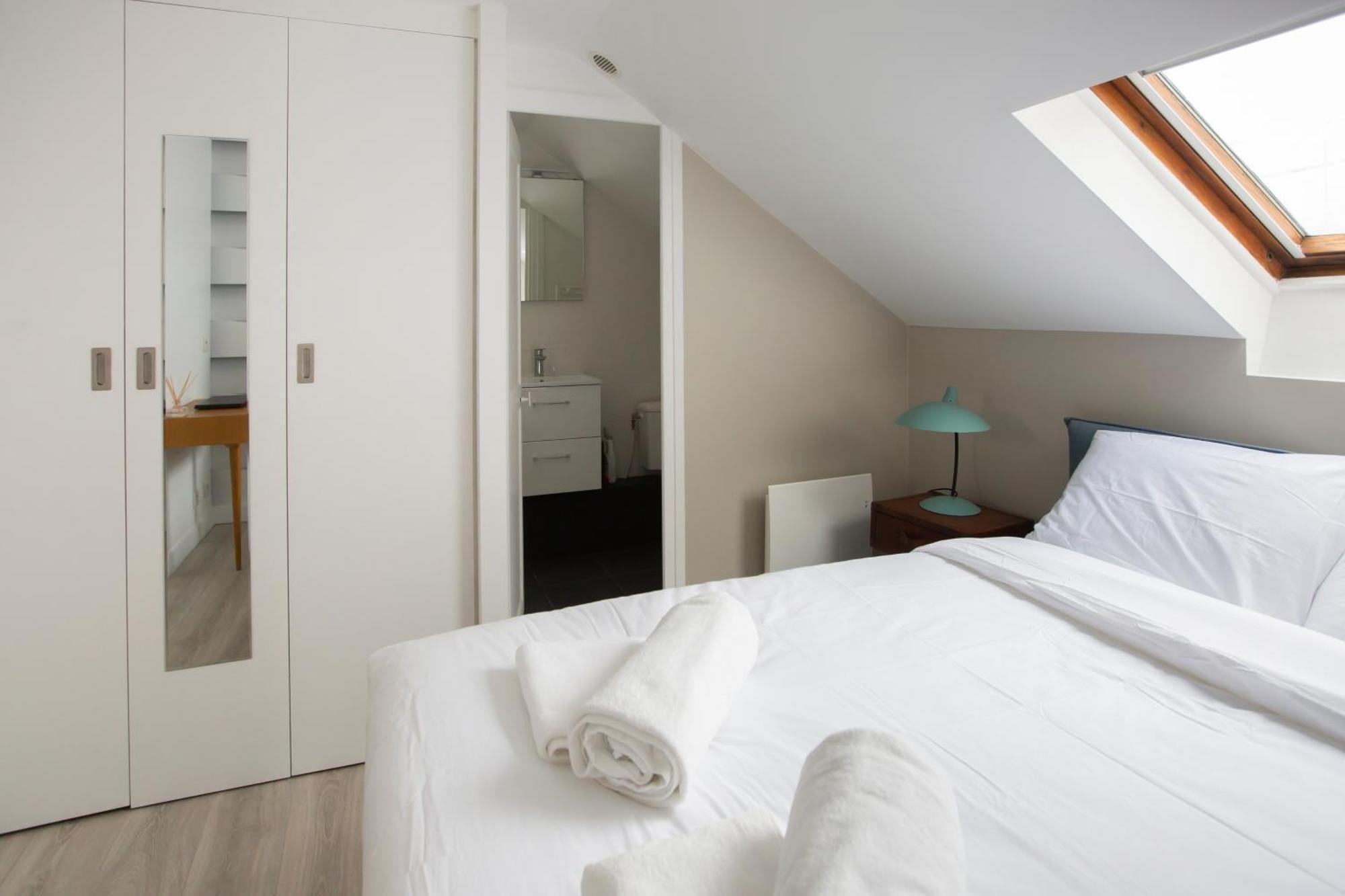 Modern Apartement In The City Center. Poissy Exterior foto