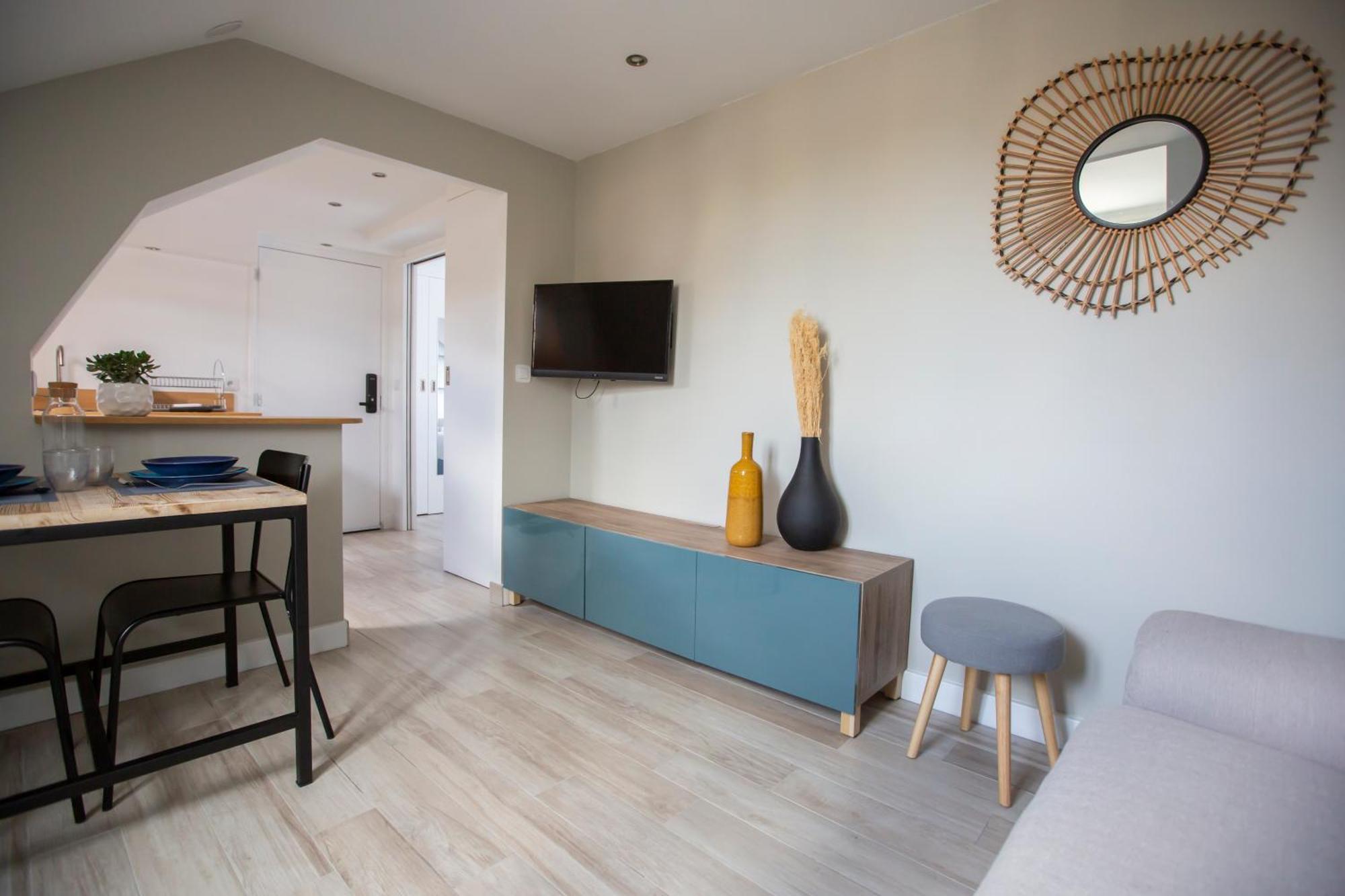 Modern Apartement In The City Center. Poissy Exterior foto